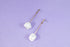 Aretes barra dorada con piedra irregular Blanca