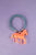 Pulsera azul de hilo con caballo Naranja neón colgando